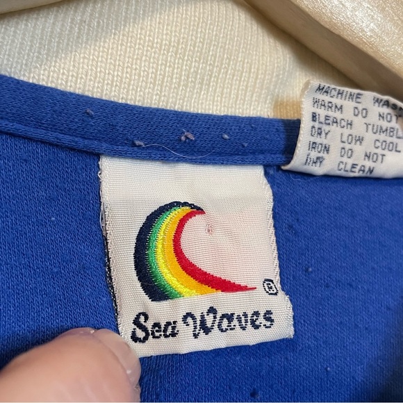 VTG Sea Waves blue ‘Hawaii’ polo shirt w/ rainbow collar & sleeve detail sz L - Picture 11 of 11